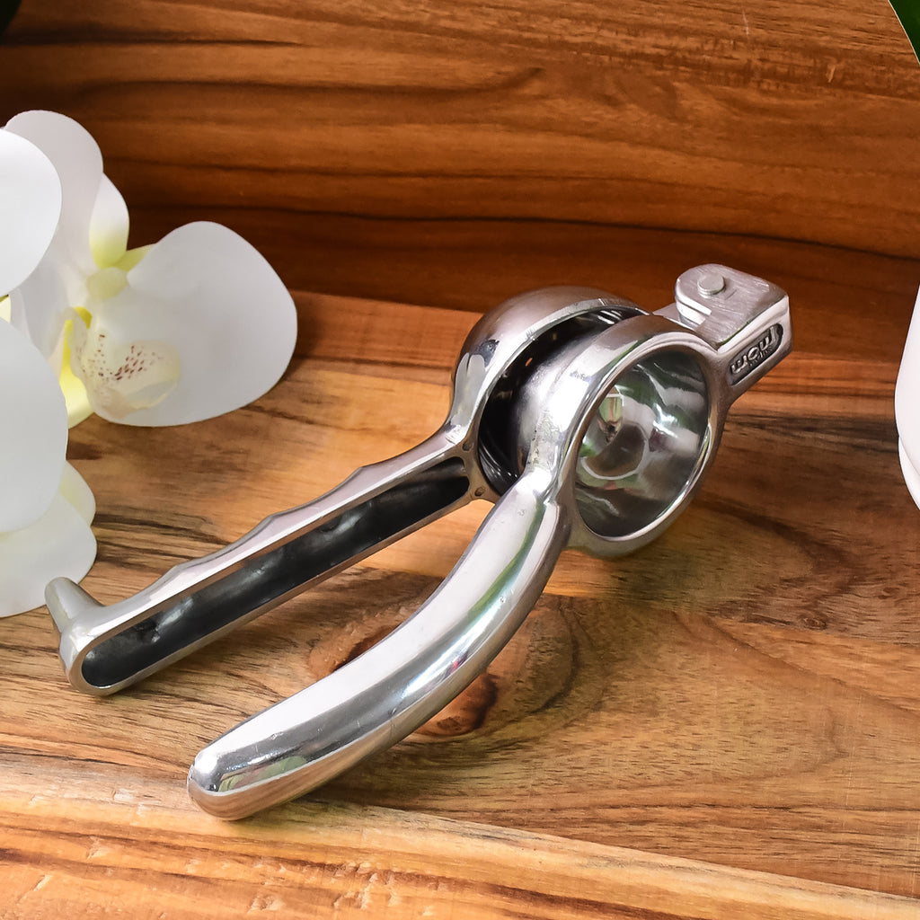 Supermom Aluminum Lemon Squeezer (1 Pc)